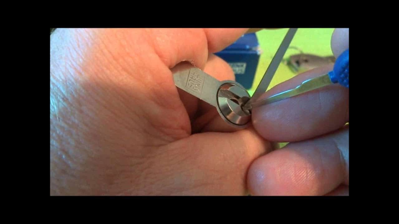 (232) Winkhaus XR51 Euro Cylinder Opening Tips – BosnianBill's LockLab