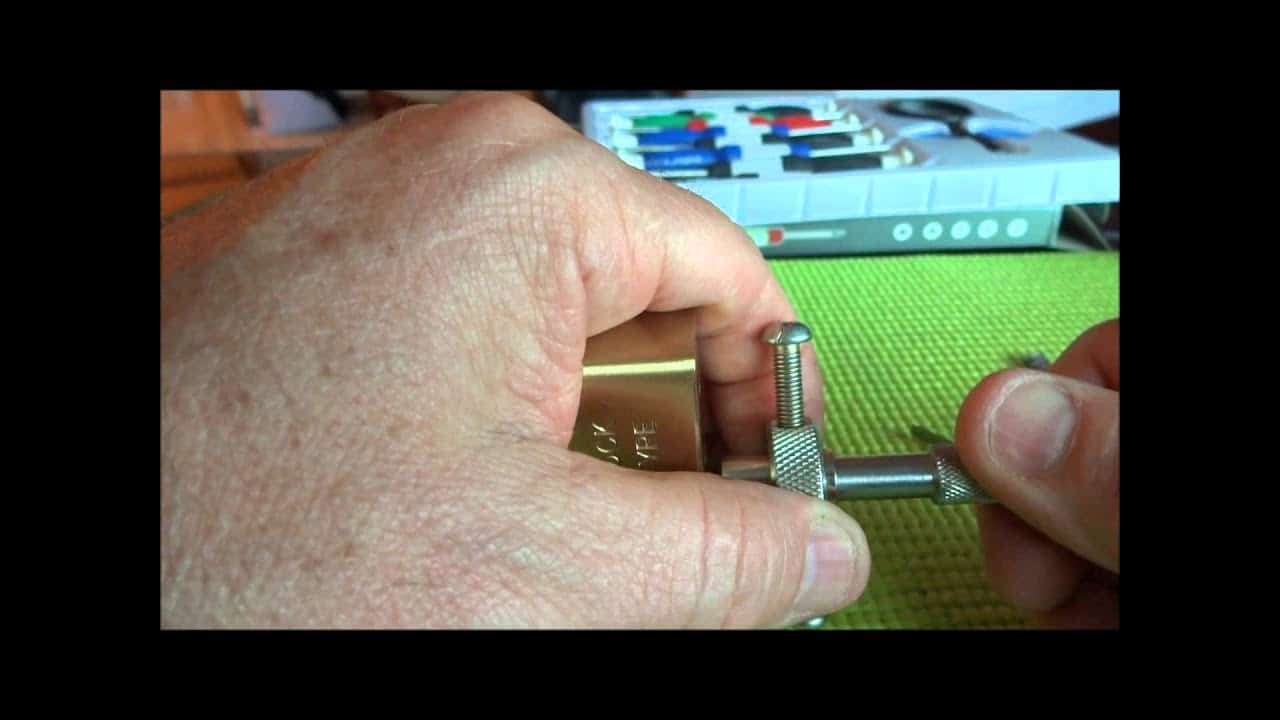 (283) Yeti Disc Detainer Padlock Picked Open – BosnianBill's LockLab