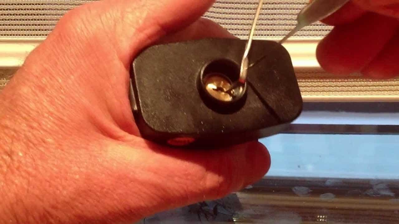 (7) Yale Shackled Padlock SPP'd – BosnianBill's LockLab
