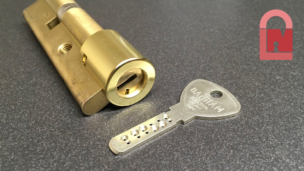 Banham M2002 12 Pin Lock Raked Open and Gutted