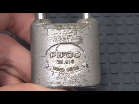 939 CANDADO VINTAGE “PIFCO Nº615” FABRICADO EN HONG KONG, GANZUADO