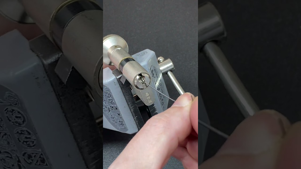 Thumb-turn Bypass – Lock Defeated by a Tiny Wire