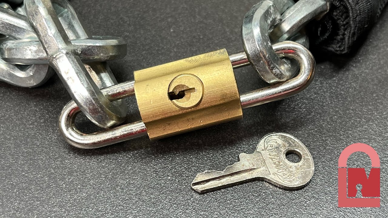 Cute Sliding Double Shackle Chain Lock Picked