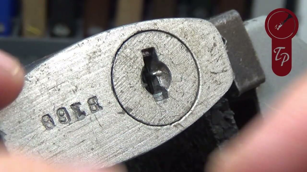 1047 ESTADOUNIDENSE? INDIO? GODREJ WAFER PADLOCK sub eng