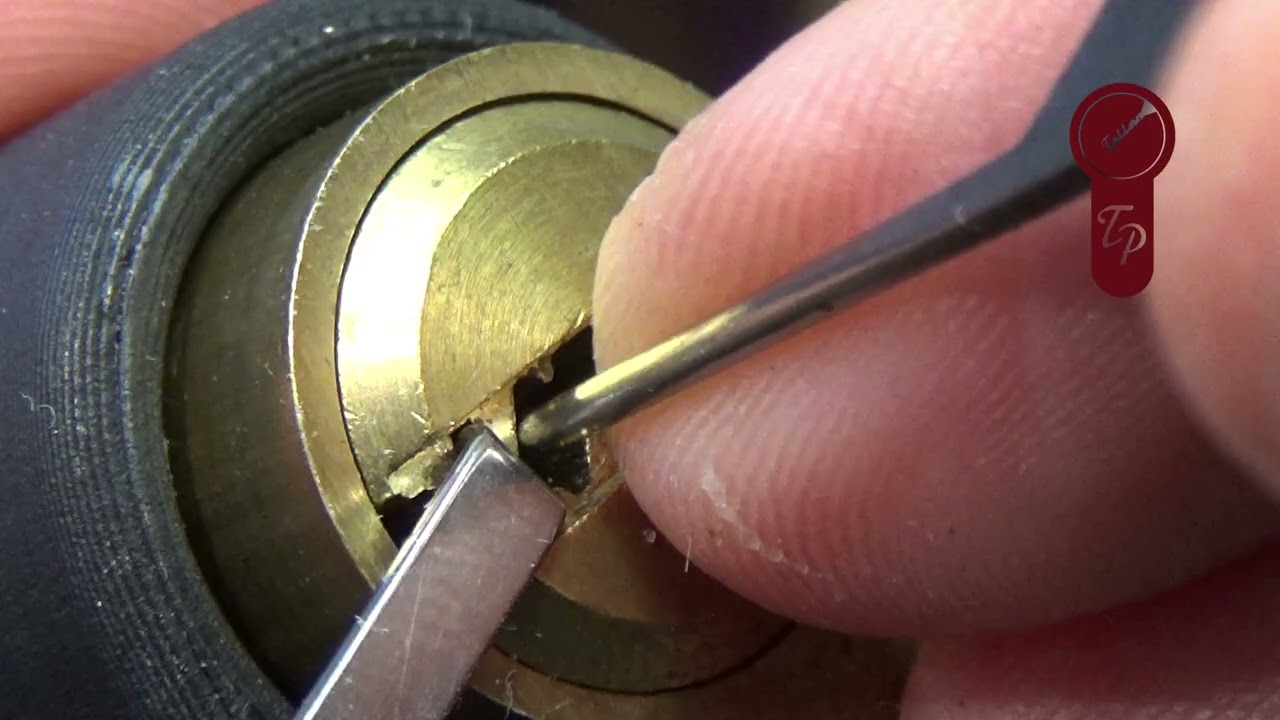 1255 BUENA PELEA! CILINDRO UCEM K55 GANZUADO Y DESMONTADO sub eng #lockpicking #cerrajería #ganzúas