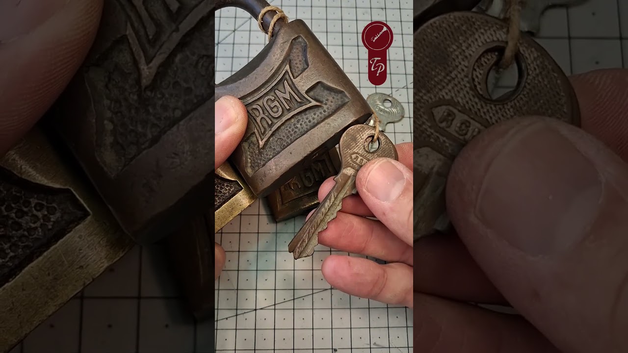 S144 CANDADO VINTAGE RGM, UNO DE LOS ÚLTIMOS MODELOS QUE FABRICARON  sub eng